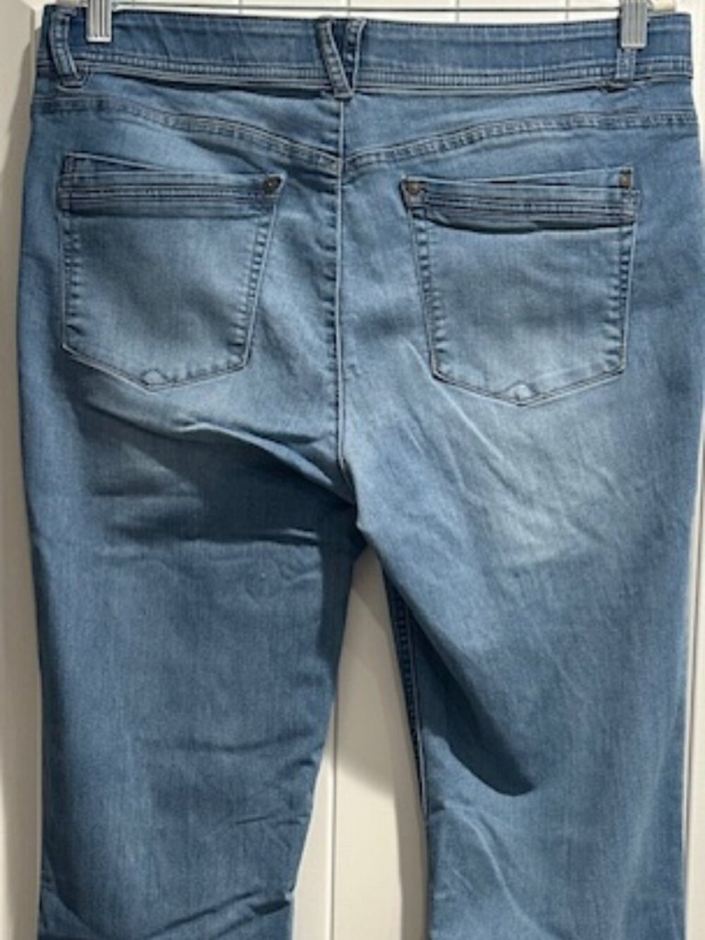 EUC Democracy Straight Leg Medium Wash Jeans w/ "Ab" Technology size- 14 - Picture 3 of 4